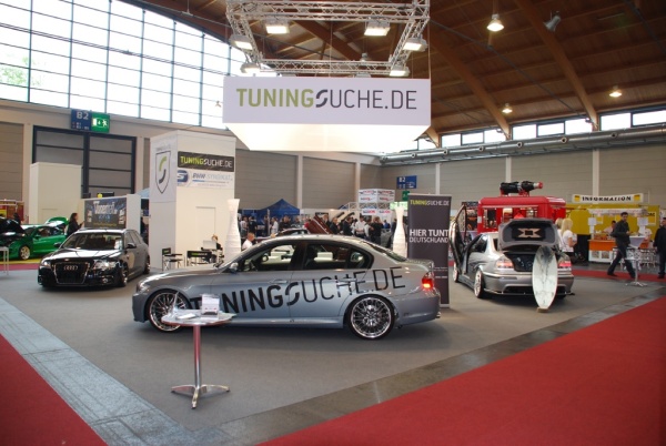 Community Cars auf der TuningWorld Bodensee 2011:  (Bild 1)