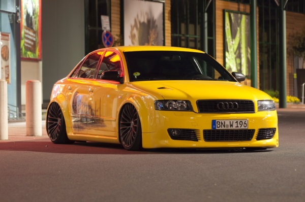 YellowSubA4 - Das Gelbe vom Ei: Der Audi A4 sorgt in Customgelb für einen atemberaubenden Auftritt (Bild 1)
