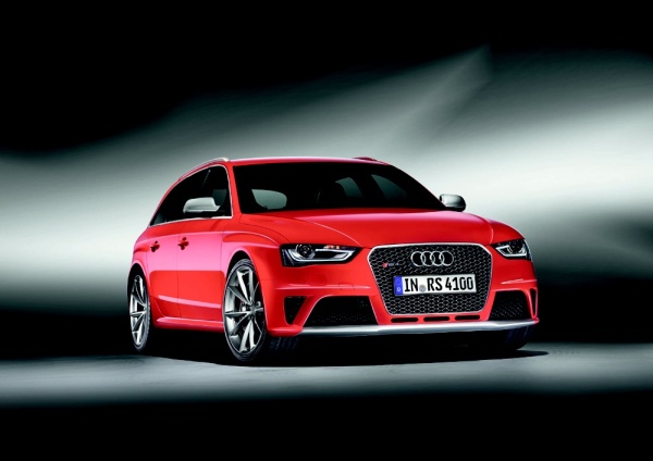 Audis neuer RS4 Avant (B8) in bissigem Rot:  (Bild 1)