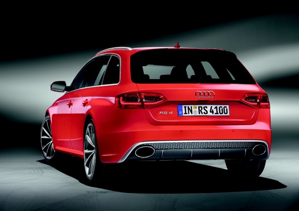 Audis neuer RS4 Avant (B8) in bissigem Rot:  (Bild 4)