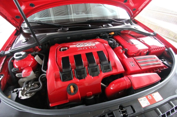 Audi A3 in Schwarz-Rot: 2.0l-TDI im ?SchwarzRot-Style? (Bild 4)