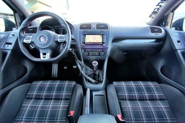 VW Golf VI GTI im R-Look: Hier hat serienmäßig schon alles gestimmt (Bild 5)