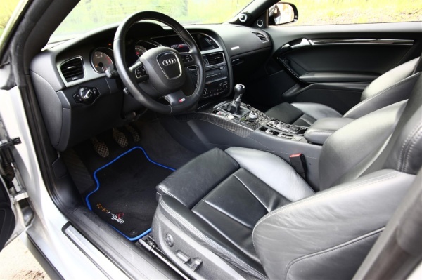 Der Audi S5 von Folienking: Sportlich-eleganter Innenraum (Bild 3)