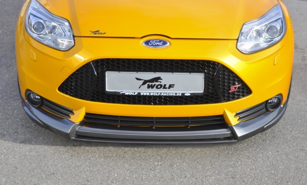 Wolf Racing pusht den Ford Focus ST auf 370 PS: Ford Focus ST von Wolf Racing – Frontspoiler in Karbon-Optik (Bild 2)