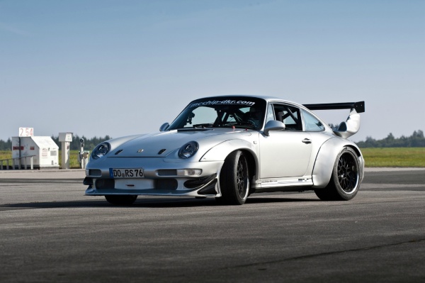 Klassischer Porsche 911 GT2 als Breitbau-Version:  (Bild 8)