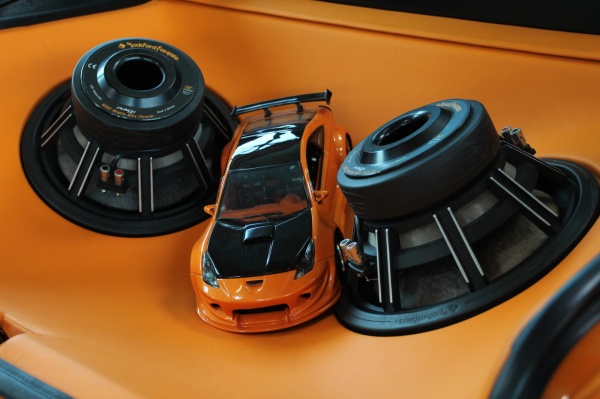 Oranje meets Fernost - Liftbau in der Toyota Celica: Auch in klein ist die Toyota Celica von Geert ein Blickfang! (Bild 9)