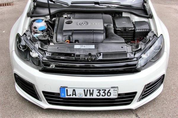 VW Golf VI R – Daily Power mit OEM Plus Tuning: Das starke Triebwerk des Golf VI R schiebt den Wagen in 5,7 Sekunden von Null auf Hundert.  (Bild 21)