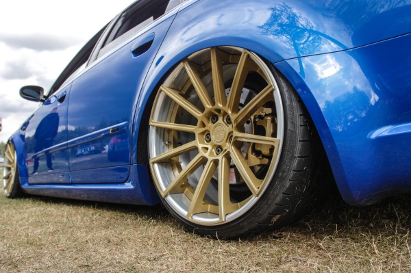 Blaues Kraftpaket: Audi RS4: Bremsen, Radsatz und  (Bild 12)