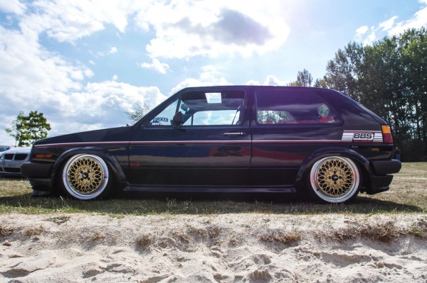 A Classic and he knows it: VW Golf II 16V:  (Bild 1)