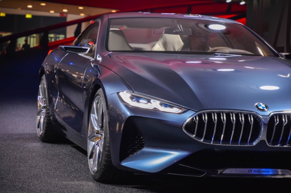 Concept 8er Coupé: Deutschlandpremiere für die neue Oberklasse von BMW:  (Bild 4)