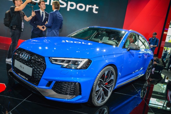 Sportliche Mittelklasse vom Feinsten: Der neue Audi RS4:  (Bild 6)
